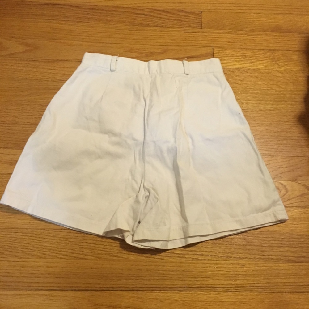 WHITE SHORTS/SKIRT. SKORT WITH BUTTONS - Picture 4 of 8